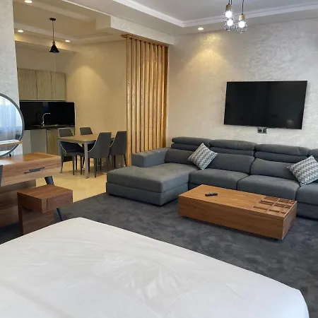 Quiet Hotel-2
